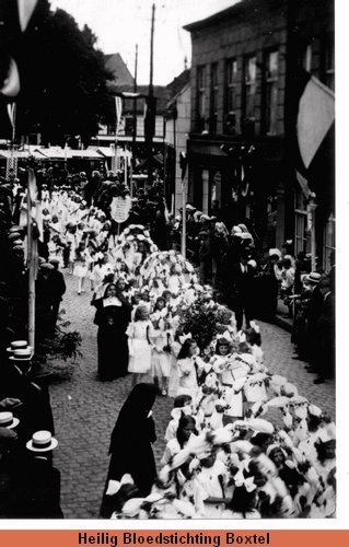 Stoet bruidjes in 1924